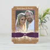 FAUX Burlap Lace Bow PHOTO Wedding Invite, Paars Kaart (Staand voorkant)