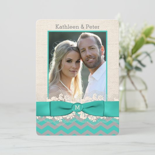 FAUX Burlap, Lace PHOTO Wedding Invite, Chevron 2 Kaart (Staand voorkant)