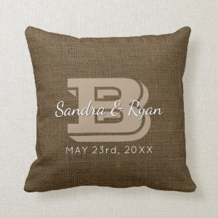 Faux Burlap Rustic Monogram Weddenschap Datum Kussen