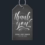 Faux Chalkboard Hand Lettering Dank u Cadeau Label Cadeaulabel<br><div class="desc">Whimsical dank u cadeau label met moderne kalligrafie met faux krijtbord achtergrond. Dit geschenk label is ideaal voor bruiloft,  verjaardagen,  afstuderen en andere evenementen. De teksten zijn aanpasbaar,  zodat u deze aan uw behoeften kunt aanpassen.</div>