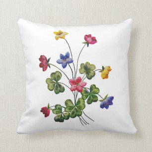 Faux Embroided Colorful Wood Sorrel Kussen