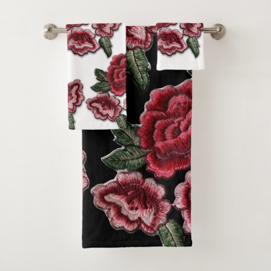 Faux Embroidery Red Roses Floral Roos Pattern Bad Handdoek (Insitu)