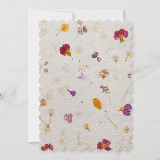 Faux geperste bloemen papier stijl bruiloft kaart (Achterkant)