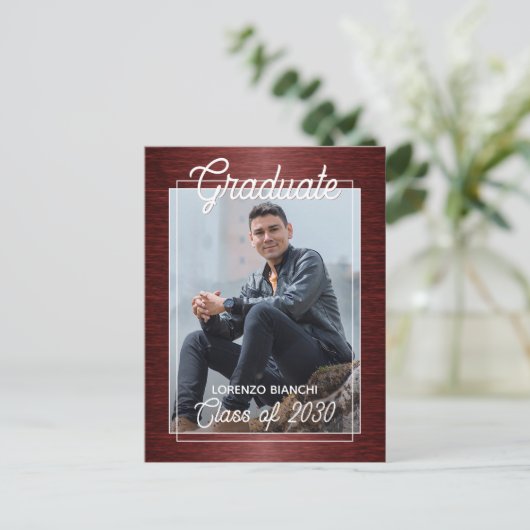 Faux Glossy Dark Red Black Afstuderen Aankondiging Briefkaart (Staand voorkant)