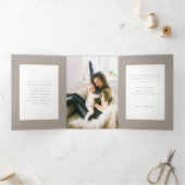 Faux Gold Abstract Swashes op Taupe Foto Drieluik Wenskaart (Binnen)