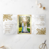Faux Gold bladeren bloemenwit marmer bruiloft Drieluik Uitnodiging (Binnen)