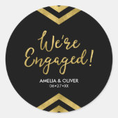 Faux Gold Chevron We zijn een Verloving Ronde Sticker (Voorkant)