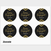 Faux Gold Chevron We zijn een Verloving Ronde Sticker (Vel)