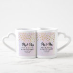 Faux Gold Confetti Mr & Mrs op Paarse Waterverf Loversmokken<br><div class="desc">Een schattige bruiloft herdenking mok. Gepersonaliseerde tekst met Mr & Mrs geschreven in een trendy kalligrafie lettertype. Ontworpen met nep gouden confetti bestrooid langs de top. Een bleke paarse en gele waterverf achtergrond.</div>