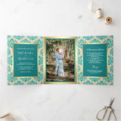 Faux Gold Foil Blauwgroen Damask Trouwfoto Drieluik Uitnodiging (Binnen)