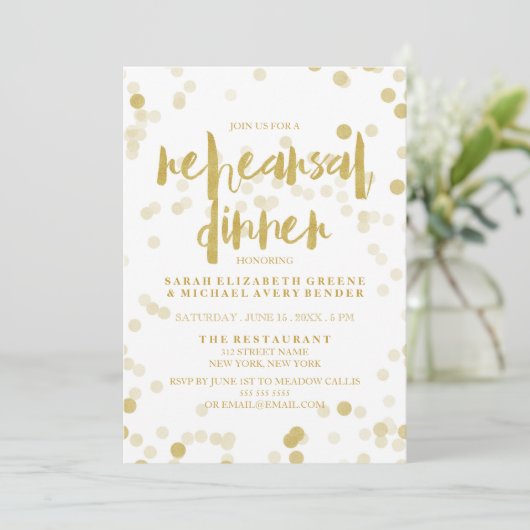 Faux Gold Foil Confetti Rehearsal Dinner Invite Kaart (Staand voorkant)