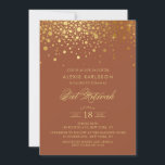 Faux Gold Foil Confetti Terracotta Bat Mitzvah Kaart<br><div class="desc">Nodig familie en vrienden uit voor de Bat Mitzvah van uw dochter met deze elegante uitnodiging voor goud en terracotta. Het beschikt over faux gouden confetti stippen en een elegant script. Personaliseer door naam,  datum,  tijd,  locatie en andere evenementdetails toe te voegen. Overeenkomende objecten zijn beschikbaar.</div>
