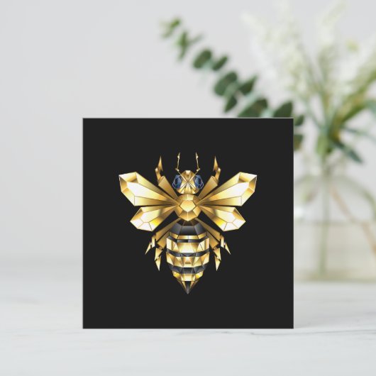 Faux Gold Foil Logo Bee Polygonaal op Zwart Feestdagenkaart (Staand voorkant)