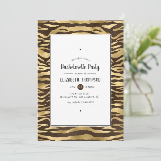 Faux Gold Foil Oerwoud Tiger Bachelorette Party Kaart (Staand voorkant)