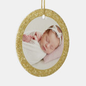 Faux Gold Glitter Baby's eerste kerstfoto Keramisch Ornament (Rechts)