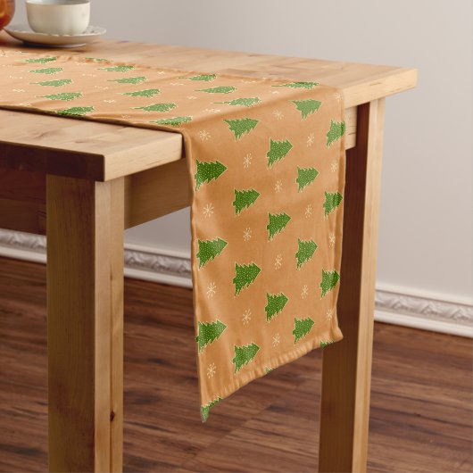 Faux Gold Green Beige kerstbomen Pattern Korte Tafelloper (Voorbeeld)