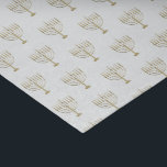 Faux Gold Hanukkah Menorah Pattern White Holiday Tissuepapier<br><div class="desc">Met onze elegante Hanukkah-papieren verpak je cadeautjes in stijl dit vakantieseizoen. Dit eenvoudige,  maar klevende ontwerp is voorzien van een witte achtergrond met faux gouden menorahs die in een patroon worden herhaald. Ontworpen door kunstenaar © Tim Coffey.</div>