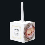 Faux Gold Lijsten geboorte Stats Custom Photos Ornament<br><div class="desc">Mooie en delicate keuken met ruimte voor drie mooie baby foto's van uw kind. Voeg de naam van je kind,  de geboortedatum en de geboortestaat toe aan faux gouden lijsten. Opmerking: het goud is een gedrukt effect en geen echte goudfolie .</div>