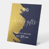 Faux Gold Navy Blue Monogram Weddenschappen Reclamebord Met Voetstuk (Voorkant)