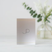Faux Gold Silver Monogrammed Moderne Sjabloon Visitekaartje (Staand voorkant)