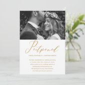 Faux Gold Wedding Postponement New Date Foto Aankondiging (Staand voorkant)