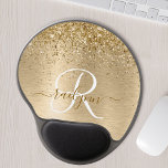 Faux Goud Geborsteld Metaal Glitter Print Monogram Gel Muismat<br><div class="desc">Pas dit trendy ontwerp van het draaiende klokje met  gouden mousserende glitter op een gouden geborstelde metalen achtergrond eenvoudig aan.</div>