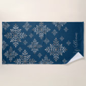 Faux Grey Folie Snowflakes op blauw (geen echte Fo Strandlaken (Voorkant)