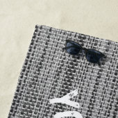 Faux grijze stof strandlaken met aangepaste tekst (In situ)