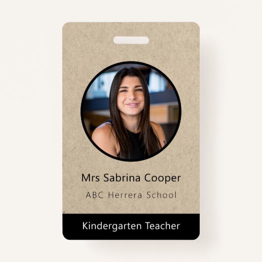 Faux Kraft Minimalist ID Kaart Fotonaam Logo Badge (Voorkant)