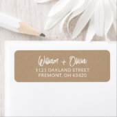 Faux Kraft Modern Script Wedding Retouradres Etiket (Insitu)