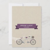 Faux Linen Plum Tandem Bicycle Wedding Kaart (Achterkant)