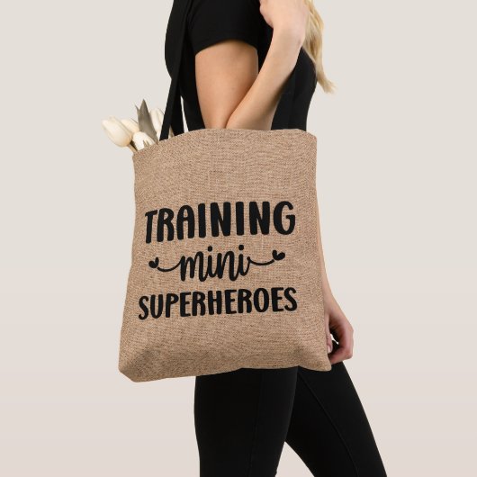 Faux Linen Training Mini Superhelden Tote Bag (Dichtbij)