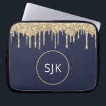 Faux Navy Blue Gold Dripping Glitter Monogram Laptop Sleeve<br><div class="desc">Gold en Navy Blue Faux Dripping Glitter en Sparkle Elegant Monogrammed Initialen Hoesje. Dit hoesje kan worden aangepast om uw initiaal en voornaam op te nemen.</div>