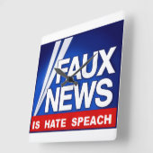 Faux News  Vierkante Klok (Hoek)