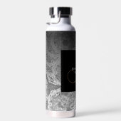 Faux-ornamental Silver- en Black Gold-monogrammen Waterfles (Rechts)