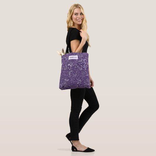 Faux Paarse glitter textuur Kijk met de douanenaam Tote Bag (Op model)