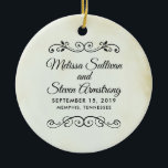 Faux  Parchment Western Style Wedding Keramisch Ornament<br><div class="desc">Een ornament met een eenvoudig western-voel ontwerp. Reeks op een crèmekleurig,   uitziend afbeelding van perkamentpapier. Zacht bruine randen geven het een chic ouderwets vibe. Fancy -kijkt decoratieve dividers met uw gepersonaliseerde tekst tussenin.</div>
