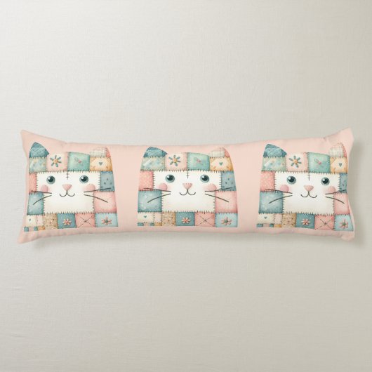 Faux Patchwork Pastel Kitty Cottage Lichaamskussen (Voorkant)