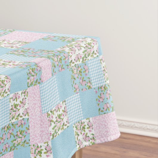 Faux Patchwork, Roze, Blauwe Apple Blossom Patrone Tafelkleed (Voorbeeld)