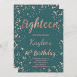 Faux roos gold confetti blauwgroen 18th Birthday Kaart<br><div class="desc">Faux roos gold confetti splatters blauwgroen 18th Birthday custom name. Een moderne 18e feestdag met een moderne, originele en eenvoudige faux roos gouden folie-uitnodiging met roos gouden confetti splatters en met de hand geschreven stijl borsteltypografie achttien op een volledig aanpasbare blauwgroen kleurenachtergrond en zwart aan de achterzijde. . Als u...</div>