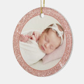 Faux Roos Gold Glitter Baby eerste kerstfoto Keramisch Ornament (Links)