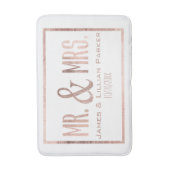 Faux Roos Gold Mr en Mrs Monogram Wedding Badmat (Voorkant Verticaal)