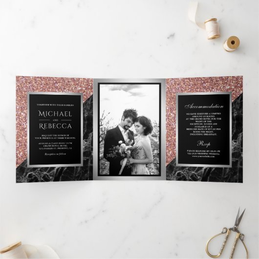 Faux Roos Goud Glitter Zwart Marmer Foto Bruiloft Drieluik Uitnodiging (Binnen)