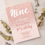 Faux roos gouden glitter ombre negen Verjaardag Kaart<br><div class="desc">Faux roos gouden glitter ombre op blush roze 9e Verjaardag Een moderne elfde Verjaardagsfeestuitnodiging met moderne, originele en eenvoudige faux roos gouden glitter uitnodiging en handgeschreven stijl borstel typografie op een volledig aanpasbare pastel blush roze kleur achtergrond. Als u een tekst gewijzigd en aangepast nodig hebt, aarzel dan niet om...</div>