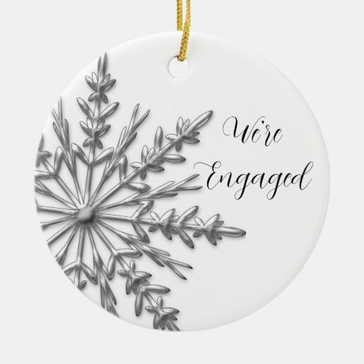 Faux Silver en White Winter Snowflake Verloving Keramisch Ornament (Voorkant)