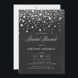 Faux Silver Foil Confetti Chalkboard Bridal Brunch Kaart<br><div class="desc">Landelijke bruidbrunch-uitnodiging met faux zilverfolie confetti met een achtergrond van het bord. Deze uitnodiging is volledig klantgericht voor om het even welke gebeurtenis. Let op: er zal geen echte folie in de uitnodiging staan.</div>