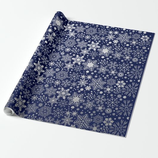 Faux Silver Foil Snowflakes Pattern Navy Feestdage Cadeaupapier (Uitgerold)