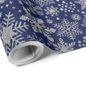 Faux Silver Foil Snowflakes Pattern Navy Feestdage Cadeaupapier (Rol Hoek)