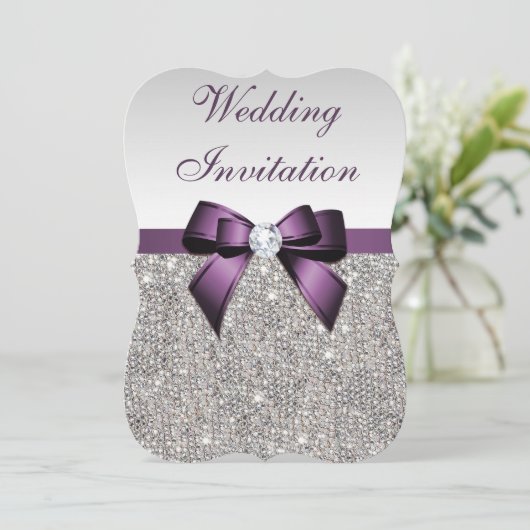 Faux Silver Sequins Diamonds Paars Bow Wedding Kaart (Staand voorkant)