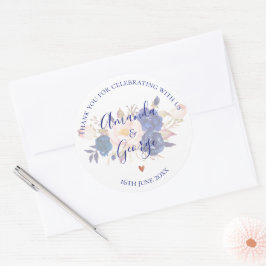 Faux Vellum Blue Floral Elegant Script Weddenschap Ronde Sticker